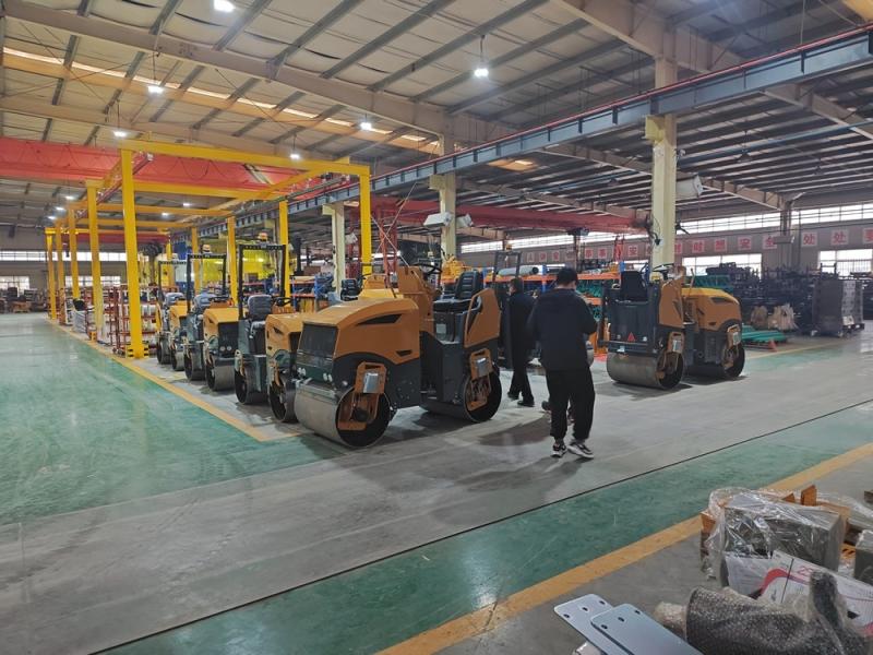 小型壓路機價(jià)格不能盲從，先把知識來(lái)學(xué)起！